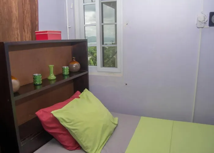 The Biltons - 6 Min From Airport- A/c In Apartment
