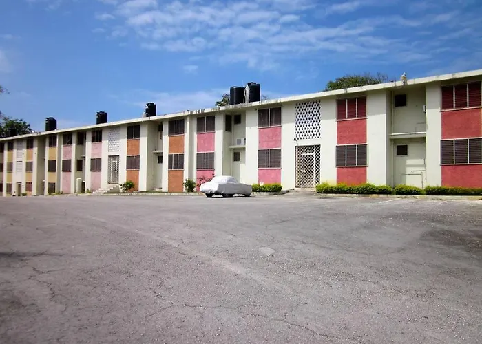 The Biltons - 6 Min From Airport- A/c In Apartment Montego Bay