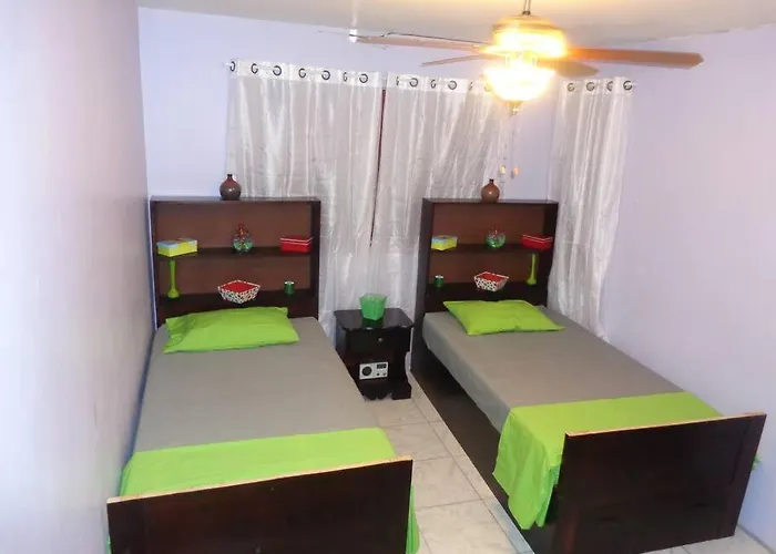 The Biltons - 6 Min From Airport- A/c In * Montego Bay