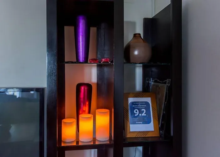 The Biltons - 6 Min From Airport- A/c In *