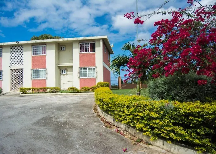 Apartment The Biltons - 6 Min From Airport- A/c In *