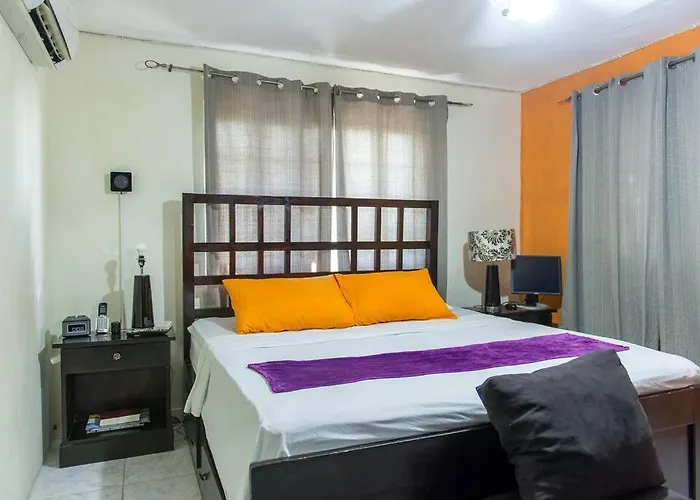 The Biltons - 6 Min From Airport- A/c In Apartment *